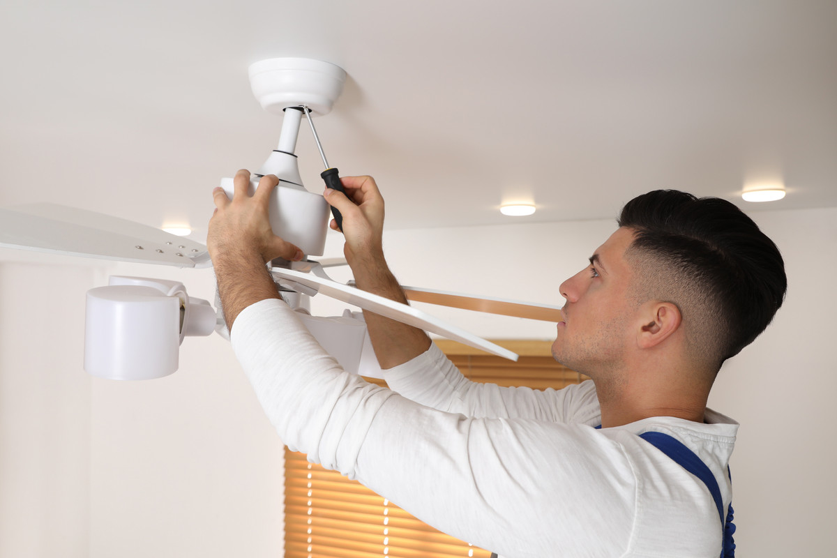 Ceiling Fan Repair – How to Fix a Squeaky Fan